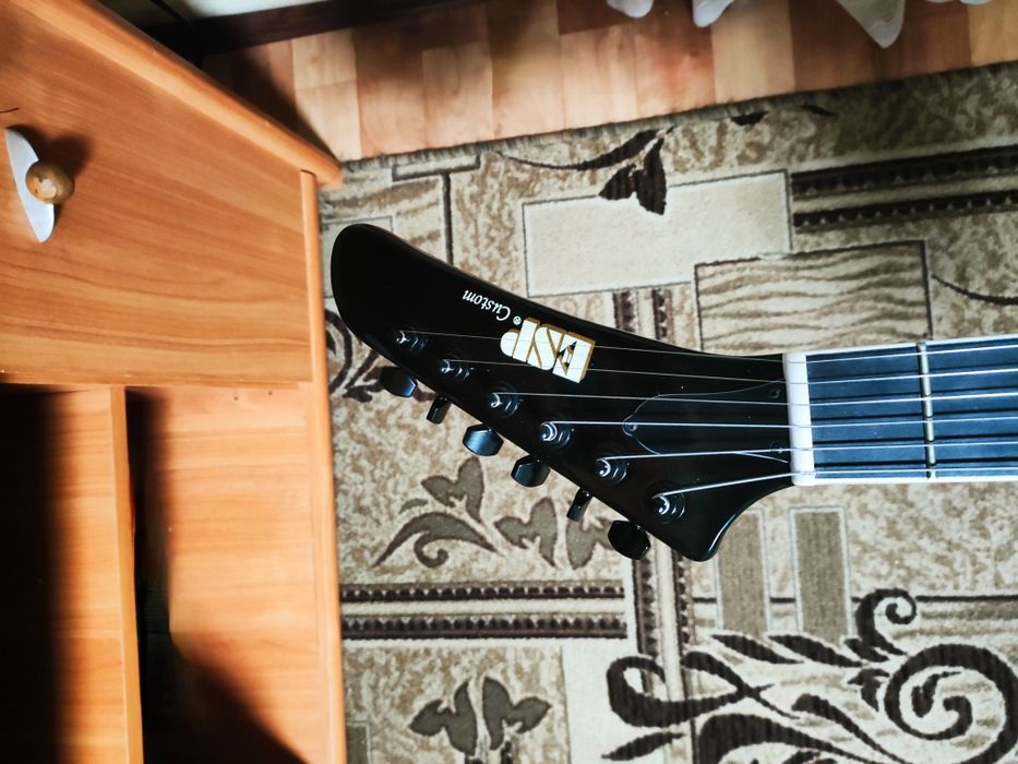 Продаю электрогитару