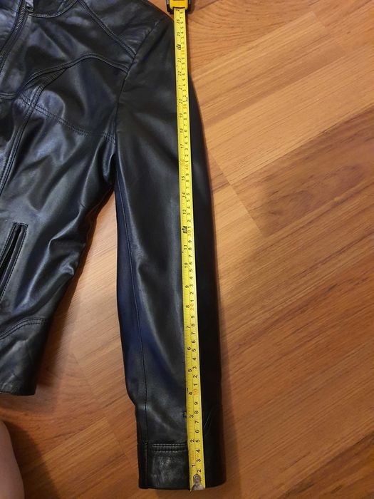 Продавам ново късо кожено яке от естествена кожа