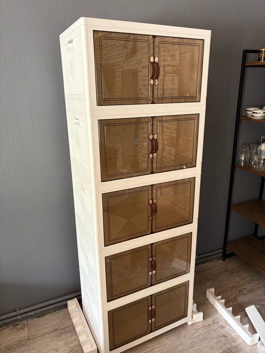 Складной пластиковый шкаф на колёсиках