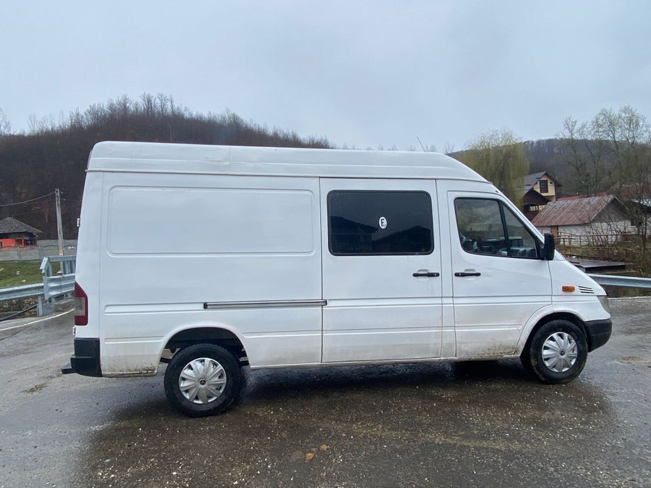 Vând Mercedes sprinter