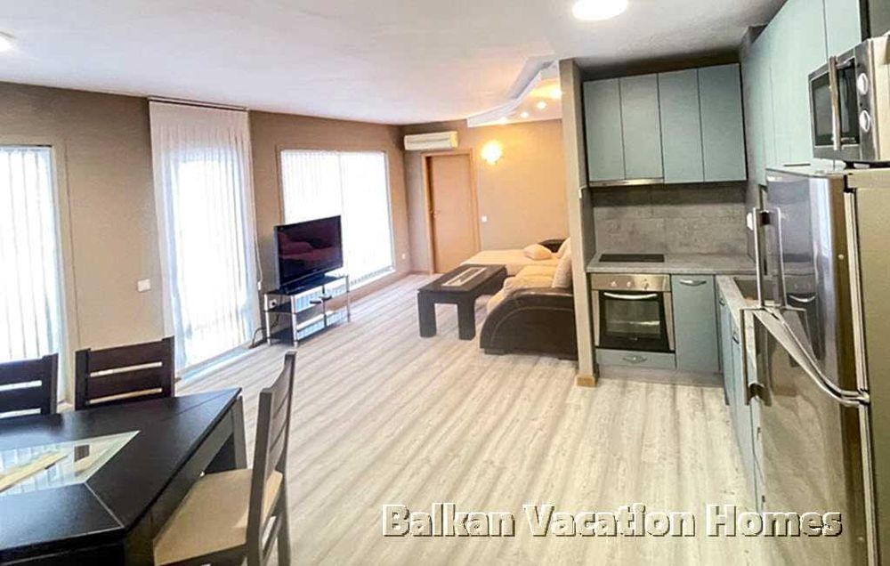 Продава се Тристаен апартамент в Бяла - 124 кв.м за 494 €/кв.м - Снимка #2