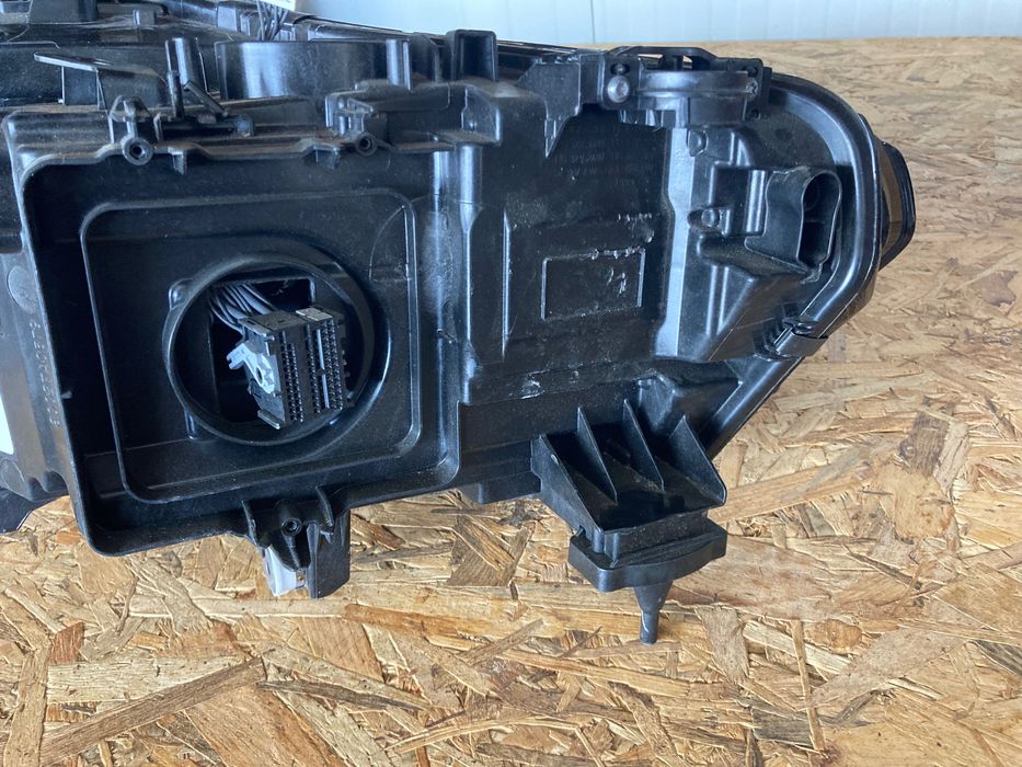 Ляв фар Bmw X5,G05. Г05. X6. G06. Г06. 18-20.