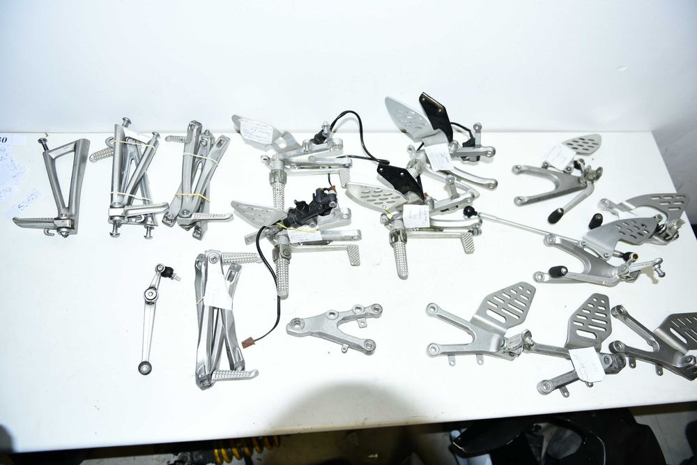 Scarite originale Yamaha R1  R6   pilot  /pasager  2003 2004 2006 2007