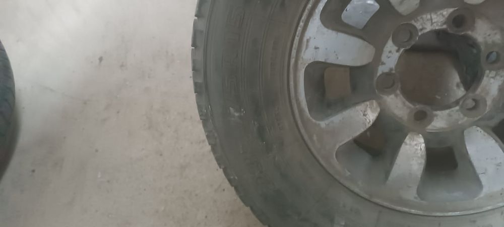 Продам запаску на дэлику