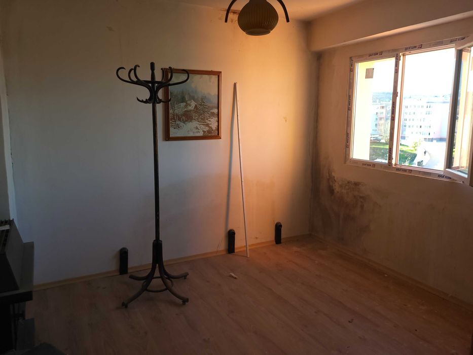 Продава четиристаен апартамент в гр.Пещера