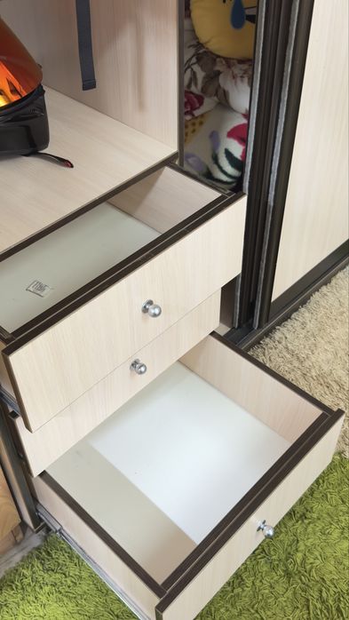 Продам вместительный шкаф-купе