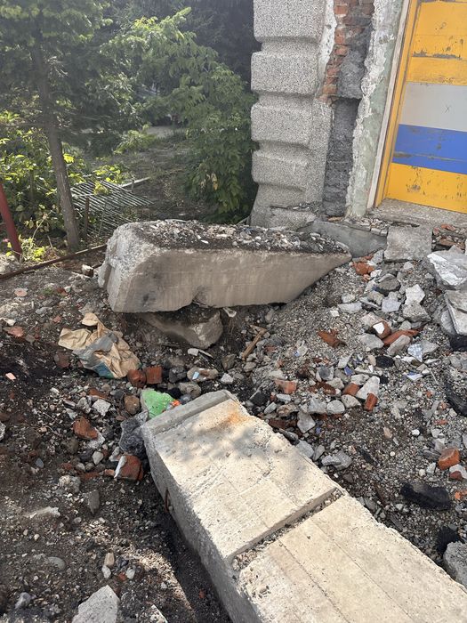 Бетонные блоки, плиты бесплатно