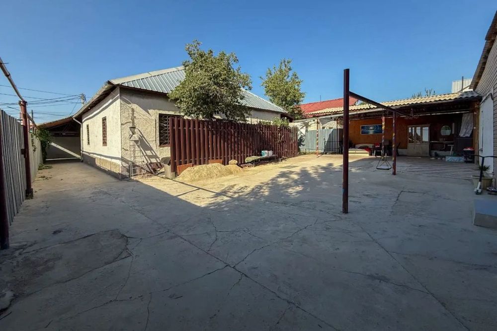 Продается 2 дома на одном участке