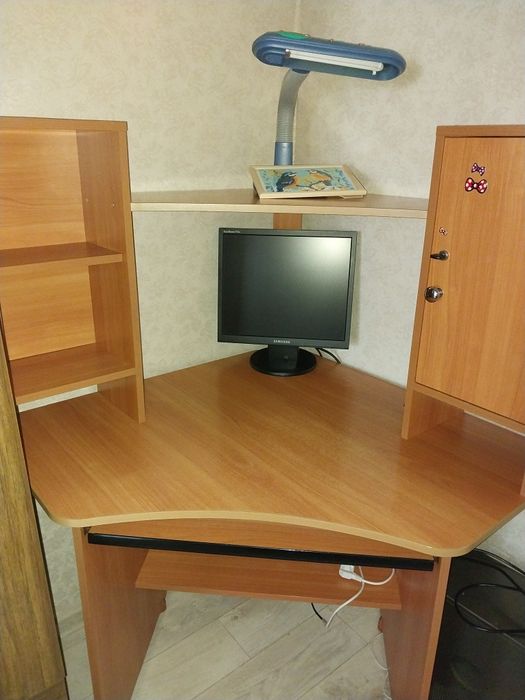 Компьюторный стол