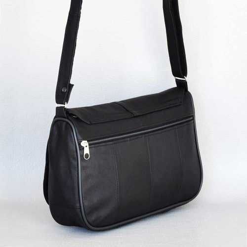 НОВА дамска чанта от естествена кожа с дълга дръжка за през рамо