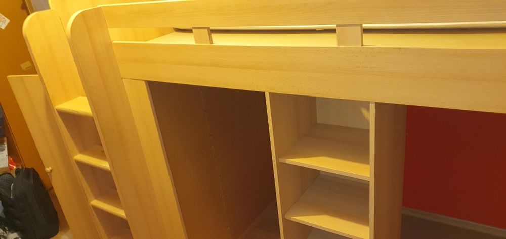 Детско легло със стълба