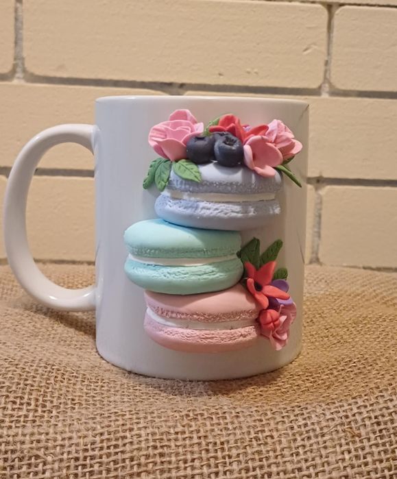 Ръчно декорирани чаши с полимерна глина за вашите празници.