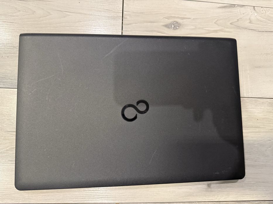 Fujitsu A357-i5 7200u/8гб/250гб ссд