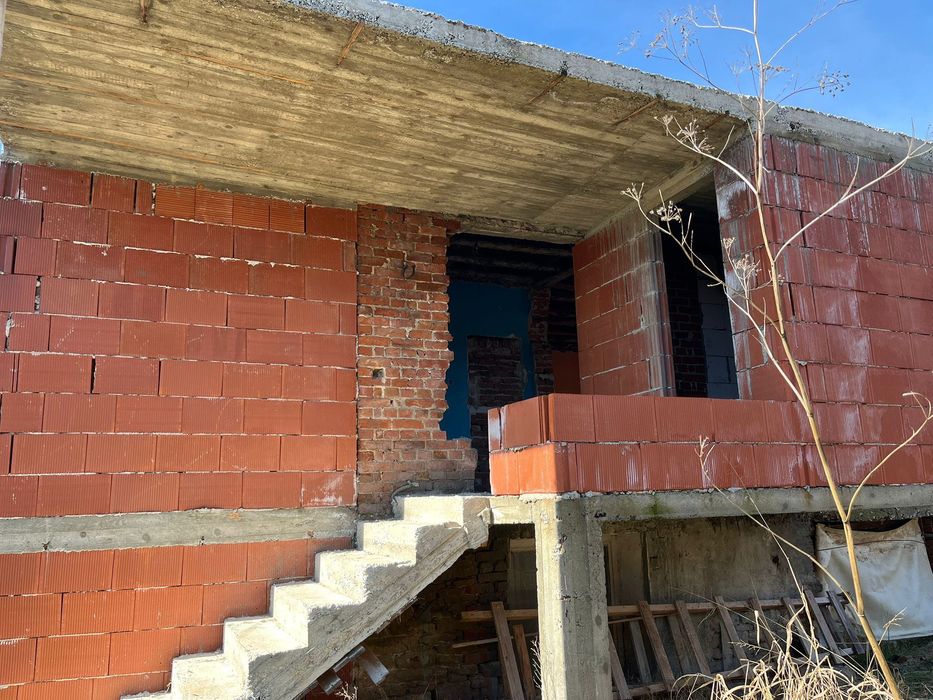 Продавам къща в с. Лозарево – 379 м2