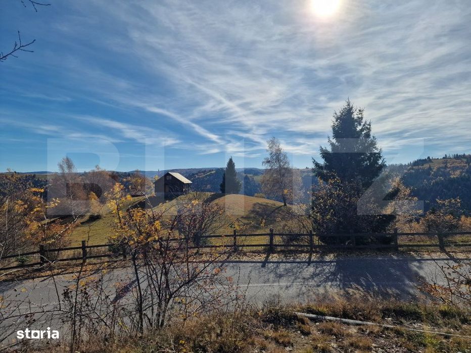 Teren intravilan, 24.888mp, front la strada, utilitati, Marisel