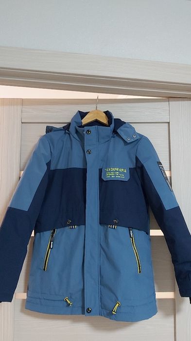 Продам две куртки  на мальчика