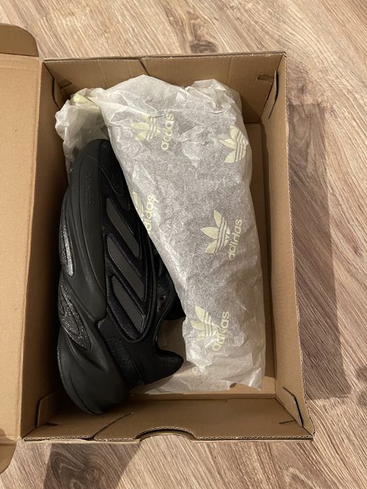 Новые кроссовки adidas