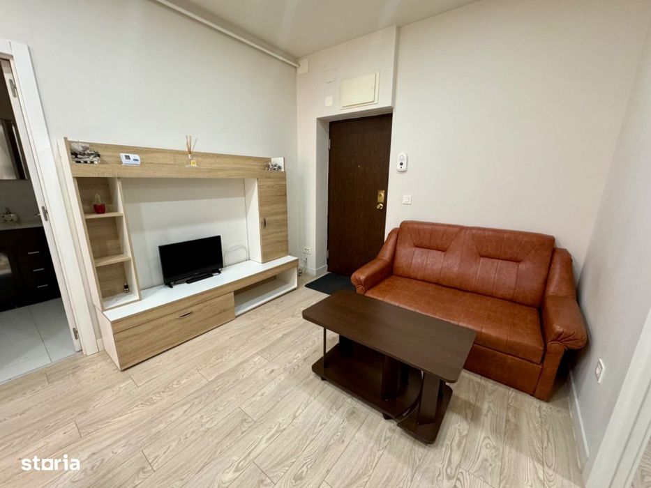 Inchiriez apartament 3 camere, Bermo-Intim