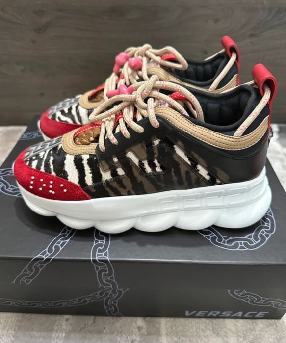 Versace chain reaction