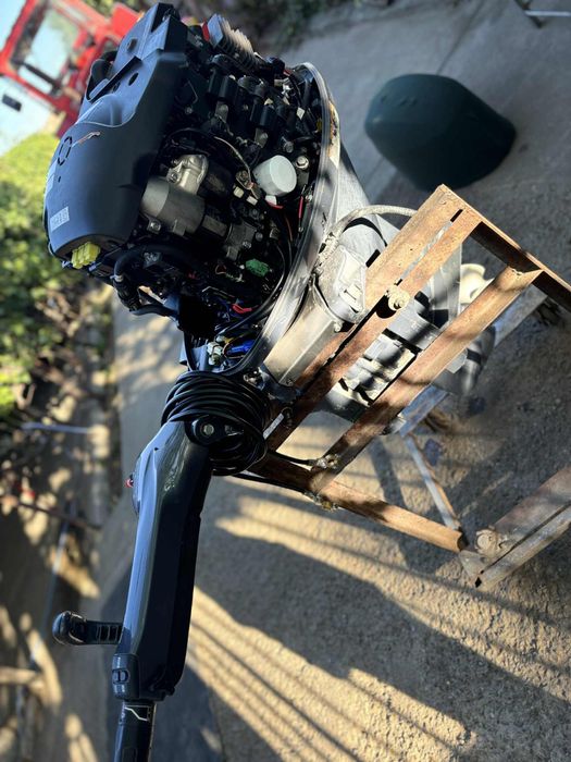 Vand schimb cu ceva mai ieftin Motor de barca yamaha 50hp 4T 2023
