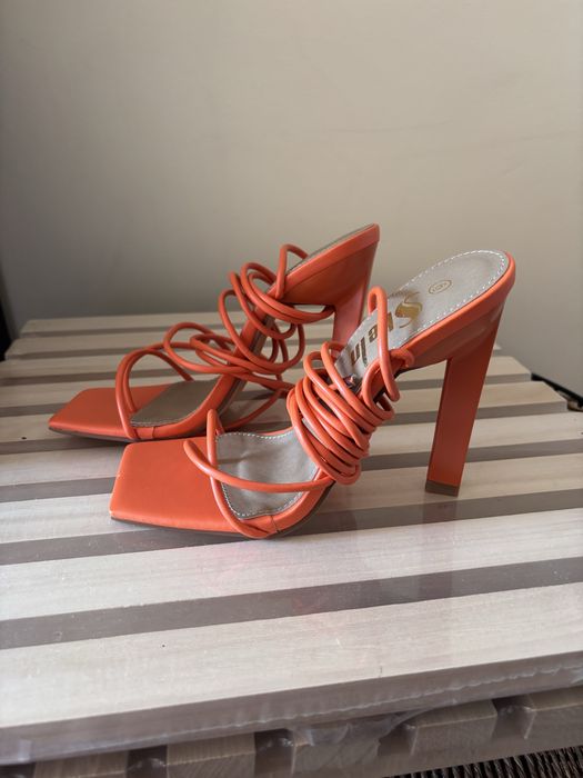 Сандали на ток еко кожа