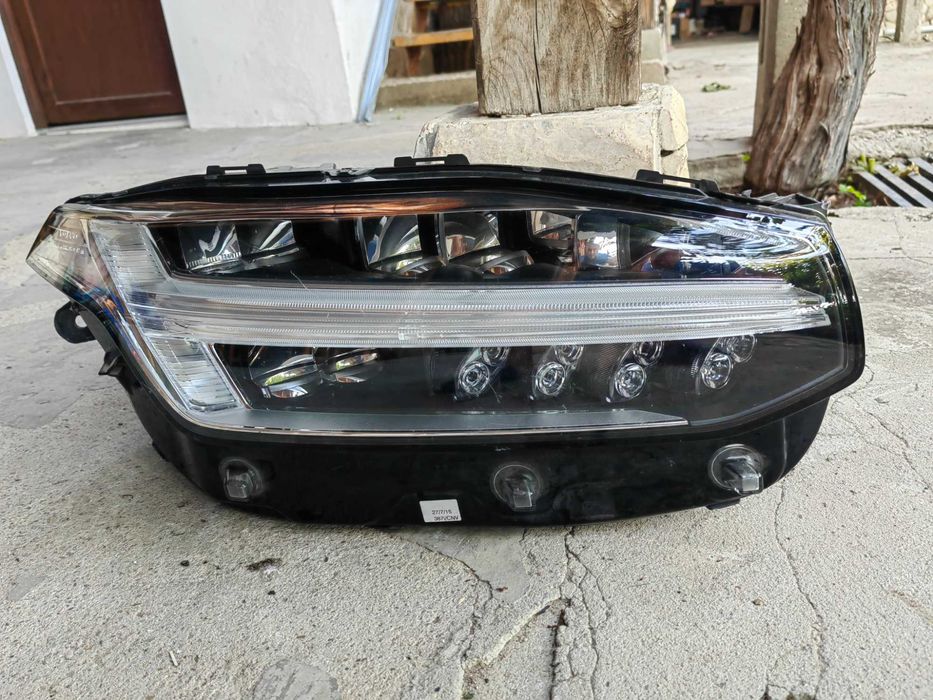 Фар Volvo XC90 LED десен / Фар Волво ХЦ90 LED Оригинален
