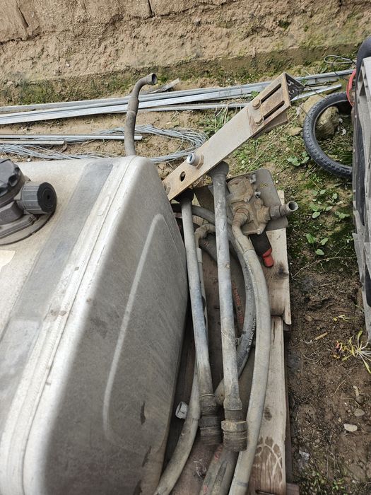 Ридравлика бак Насос Рено Тешка 460