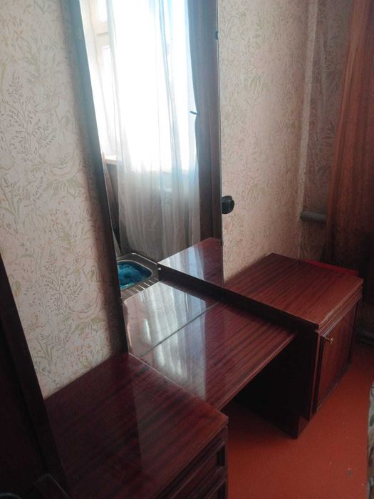 Продам трюмо б/у