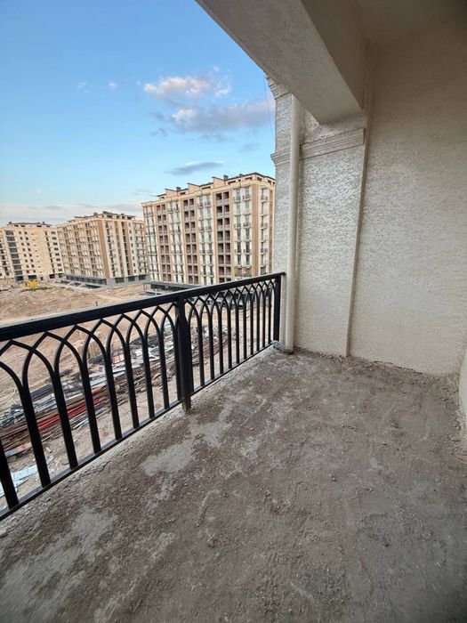 Продается 3х комнатная Новостройка коробка центре города А.Темур СХФ