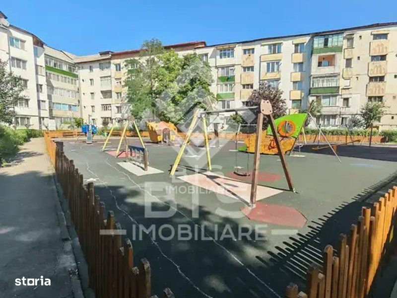 Apartament 4 camere etaj 2 — fotografia 1