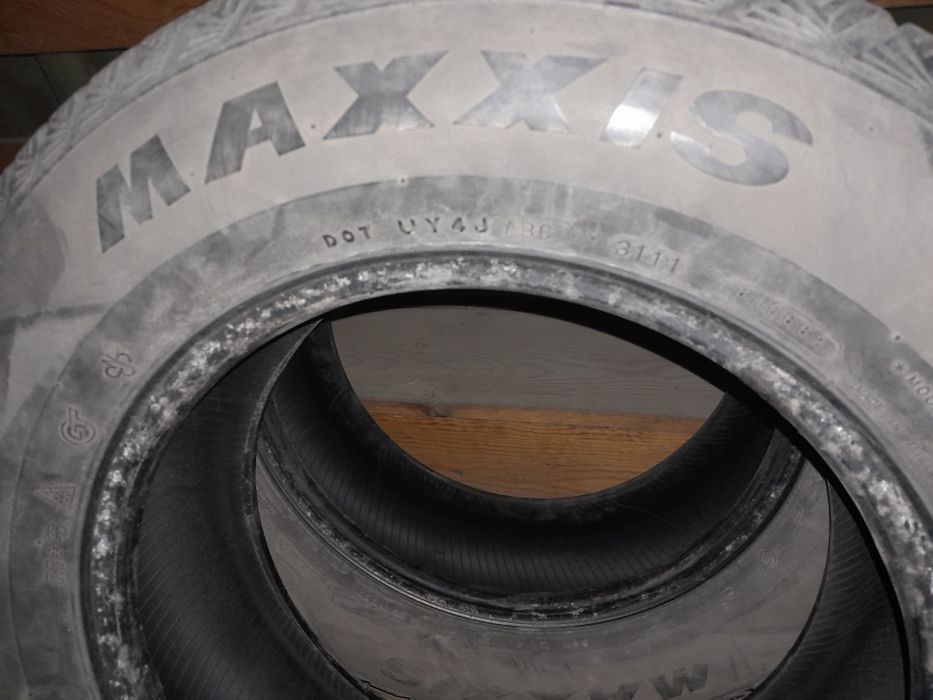 Резины 215×70×16  по 7000  теңге