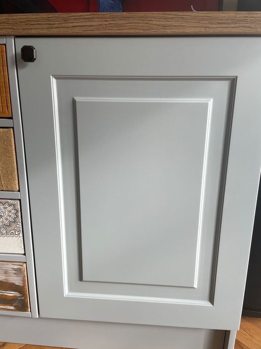 Шкаф размери 154/59/91.5 см. ,  MDF, без следи от употреба