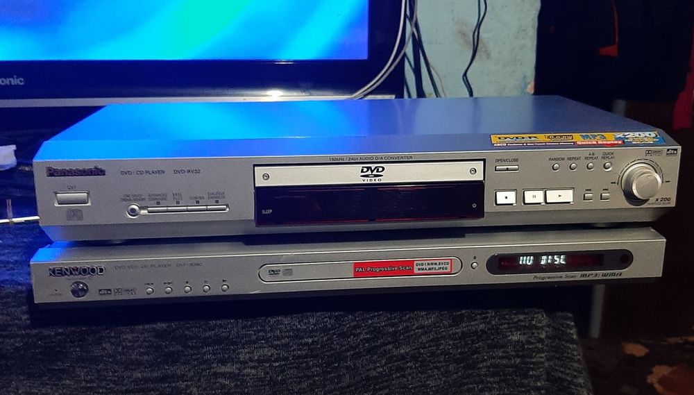 Vând DVD  mp3 în stare bună de funcționare perfect