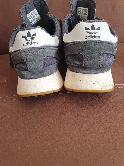 Adidas boost обувки