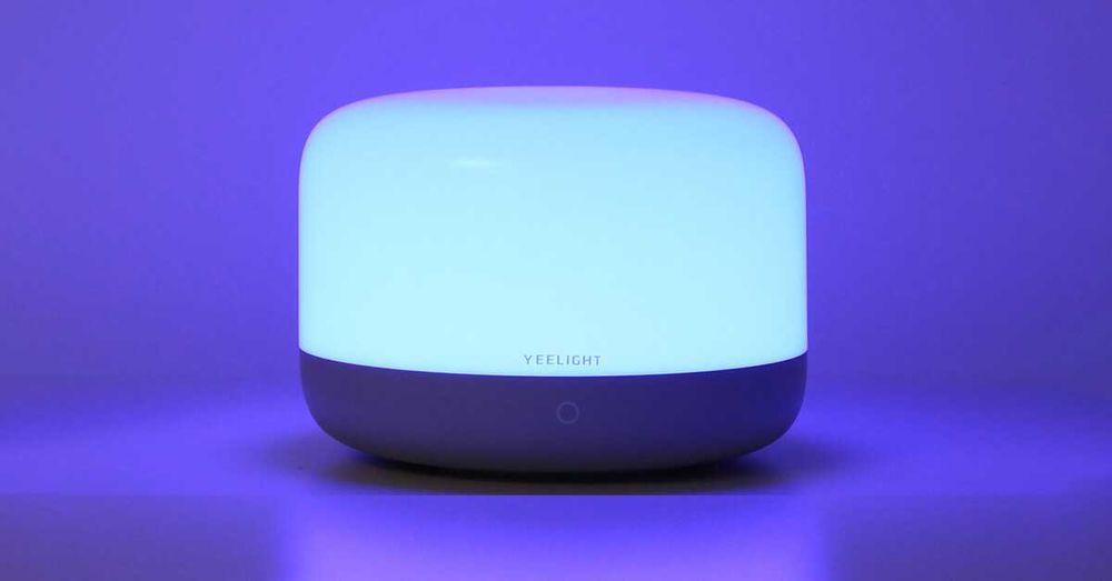 Смарт Hoщнa лaмпa RGB Smart Xіаоmі Yeelіght LЕD