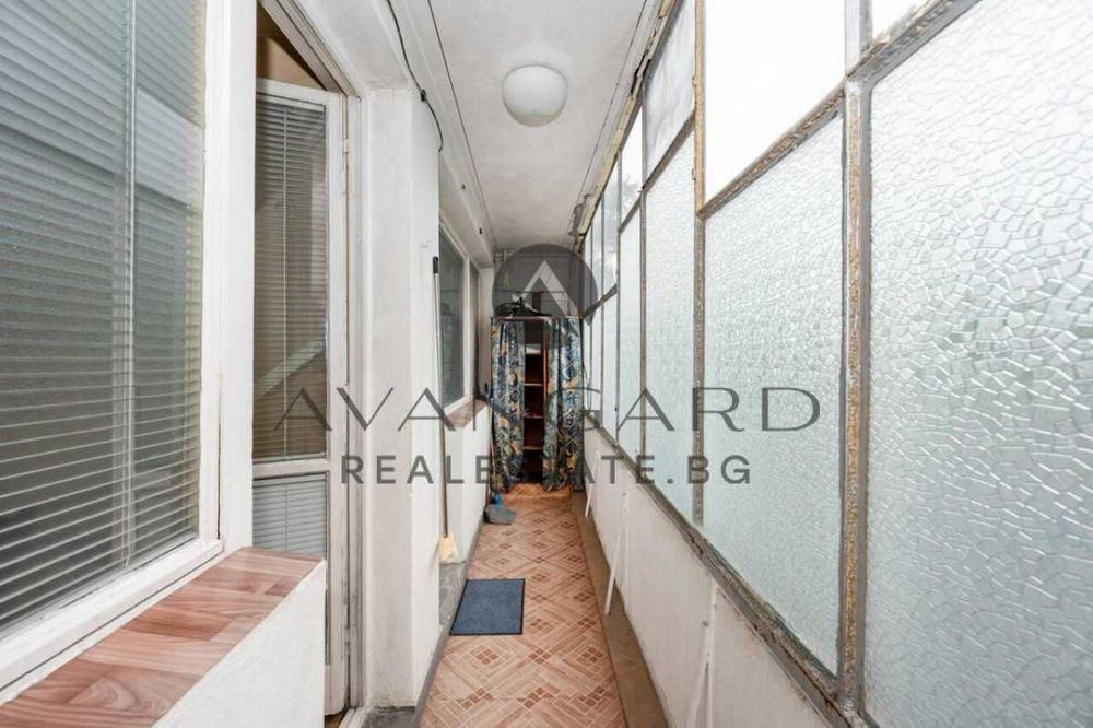 Продава се Тристаен апартамент в Пловдив, Център - 76 кв.м за 2014 €/кв.м - Снимка #8