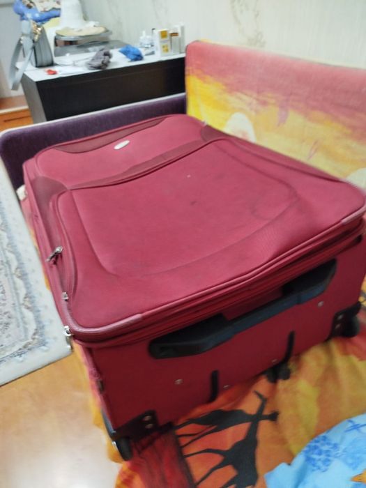 Чемодан бу фирменный