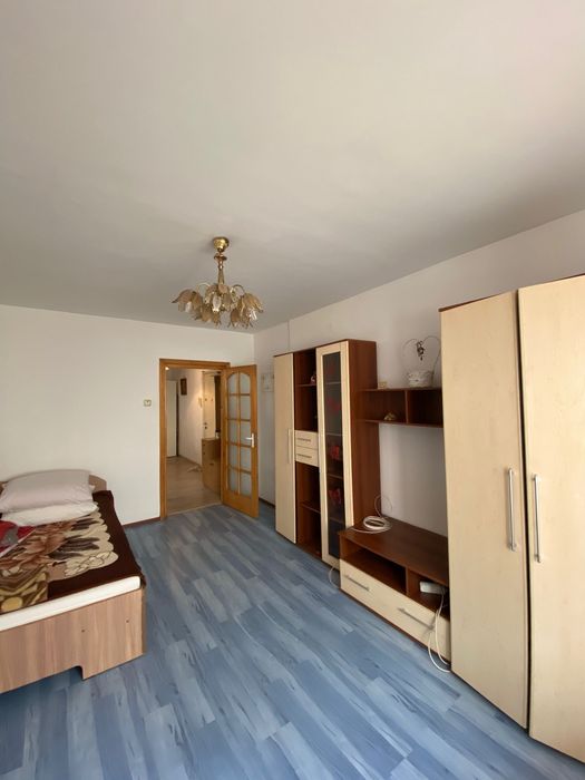 Inchiriez apartament