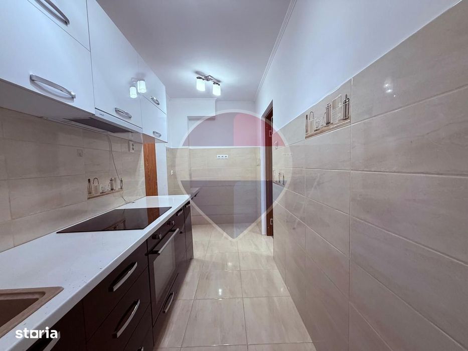 De vânzare apartament 3 camere Zona Universității, Str Ronald Reagen