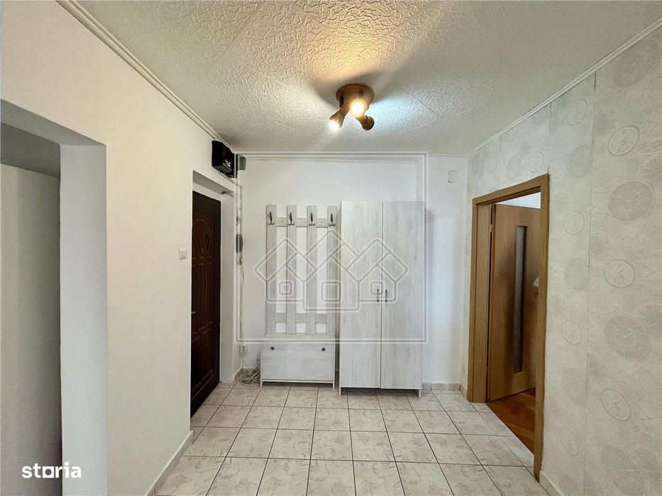 Apartament 2 camere, decomandat, la cheie, zona buna