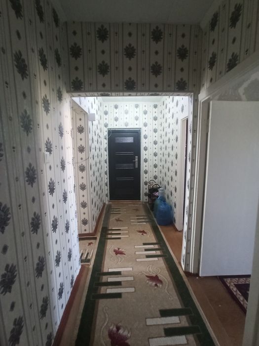 3 xonalik kvartira sotiladi remonti zur 10 mkr