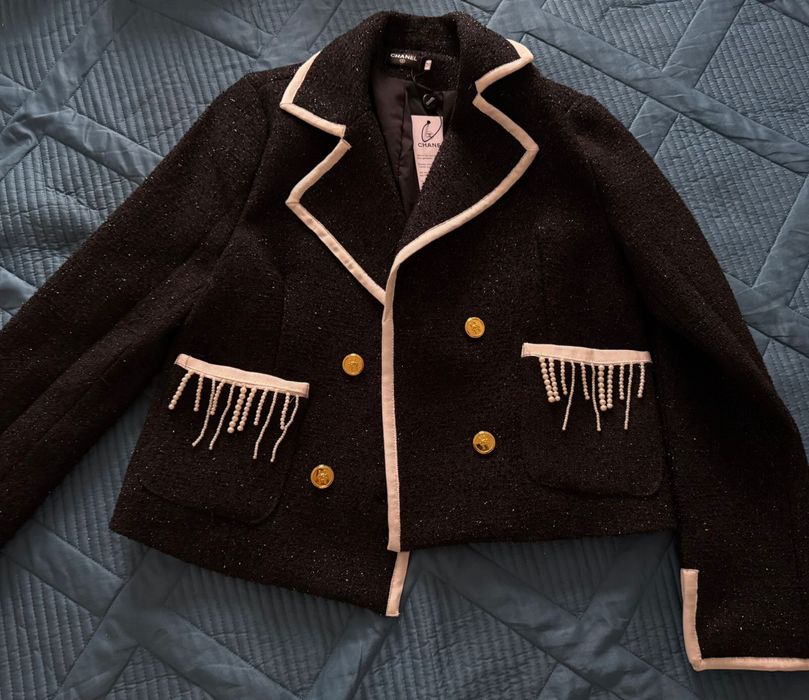 Стильный новый пиджак