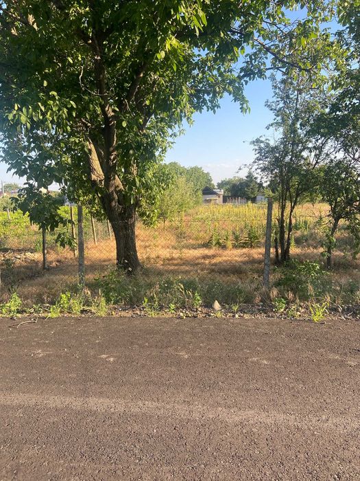 Vând Teren 1500 m² (Sau 2 loturi a 750 m² fiecare) (Preț negociabil)