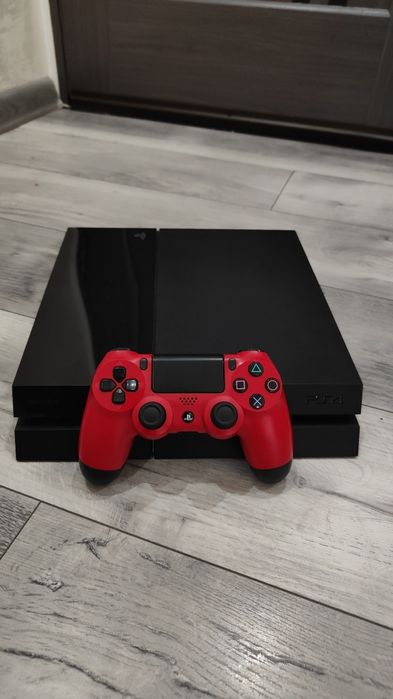PlayStation 4 ( Ps4) + controller