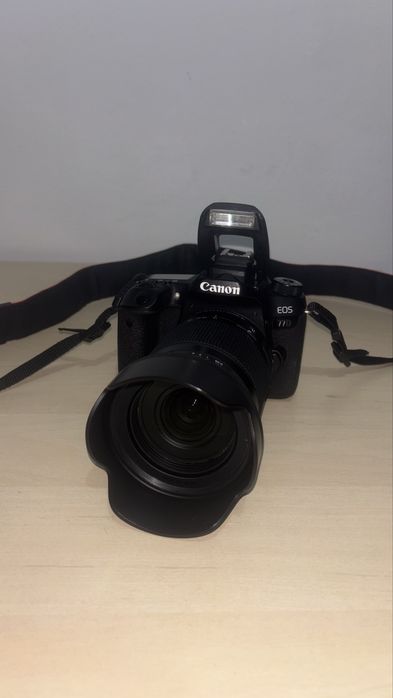 Kit complet Canon 77D + Sigma 18-300mm + Canon 50mm + YONGNUO YN685