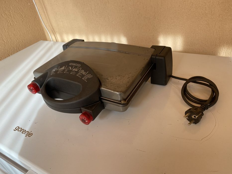Aparat grill Kenwood 1800 watt