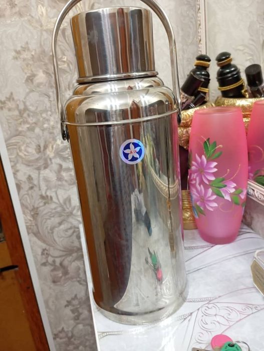 Термос новый продам