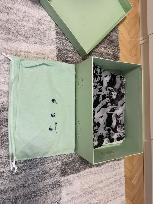 Off White Out Of Office For Walking