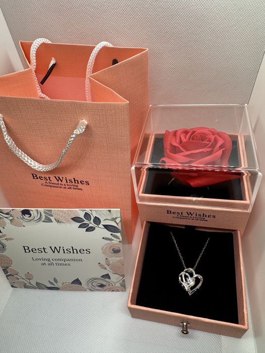 Вечна роза в кутия с колие