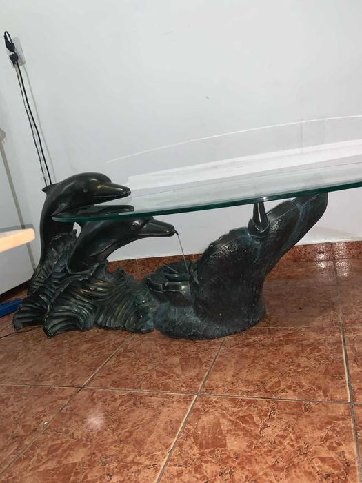 Masa delfin fantana arteziana